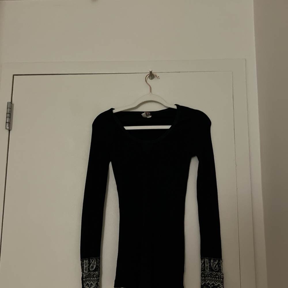 ✨ BUY 1 GET 1 FREE CLOTHING SALE ✨ Black Free People Long Sleeve
